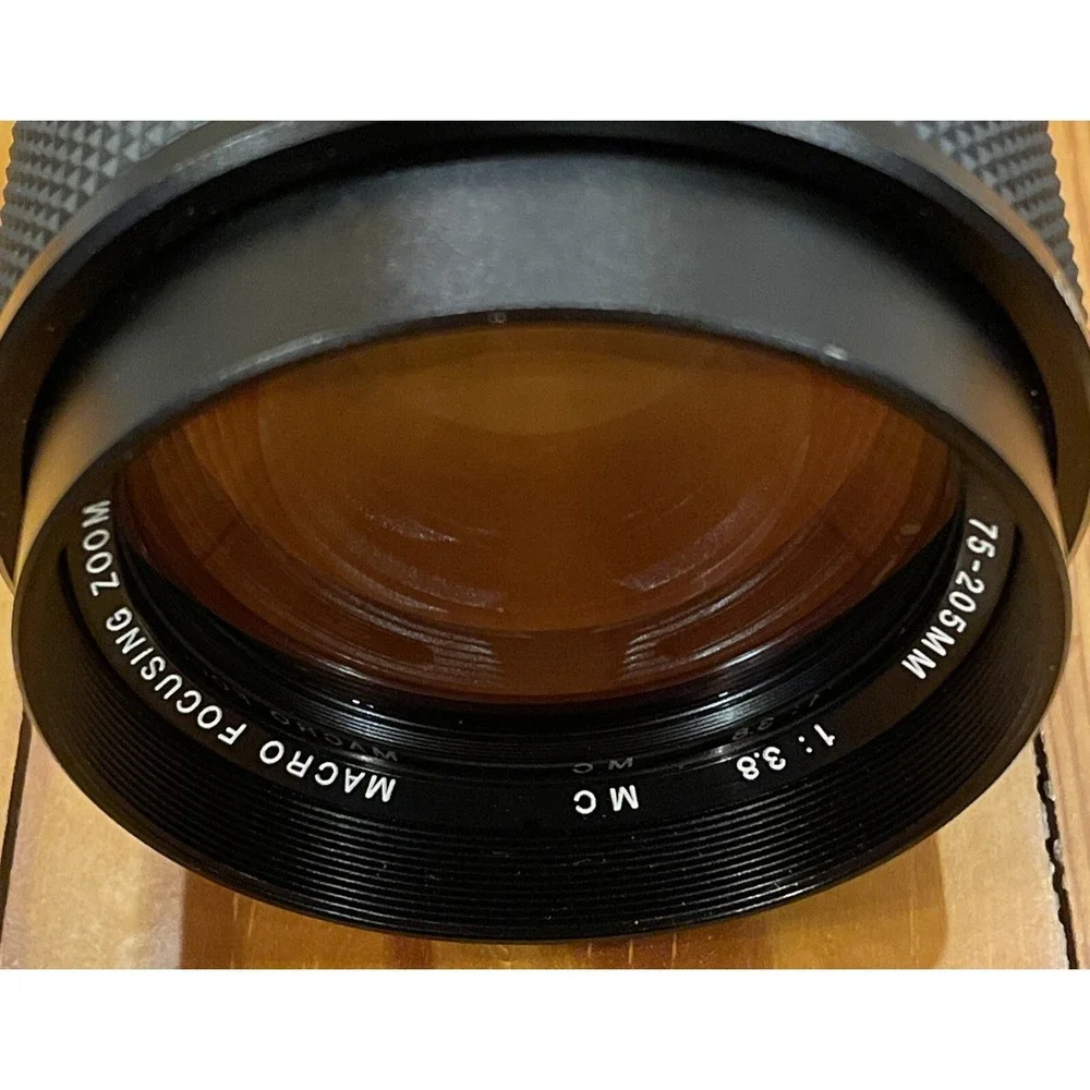 Vivitar 75-205mm 1:38 Close Focusing Auto Zoom Lens Canon Mount No. 22243376